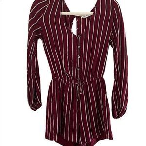 Hollister patterned romper || size Medium